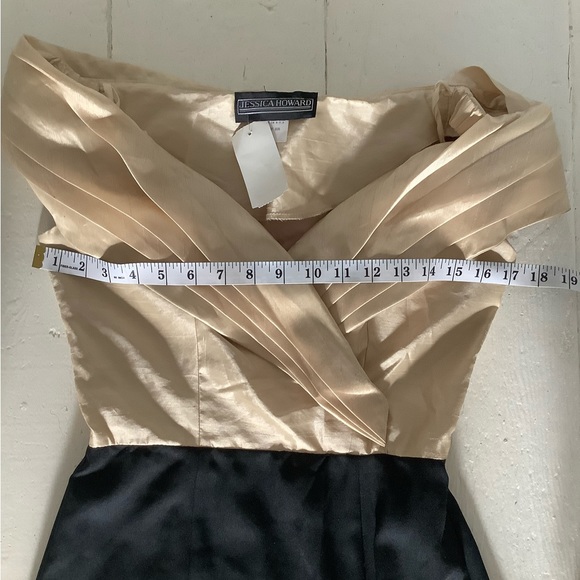 New 90s Jessica Howard off shoulder fitted dress gold/champagne black 2 4 - Picture 6 of 11
